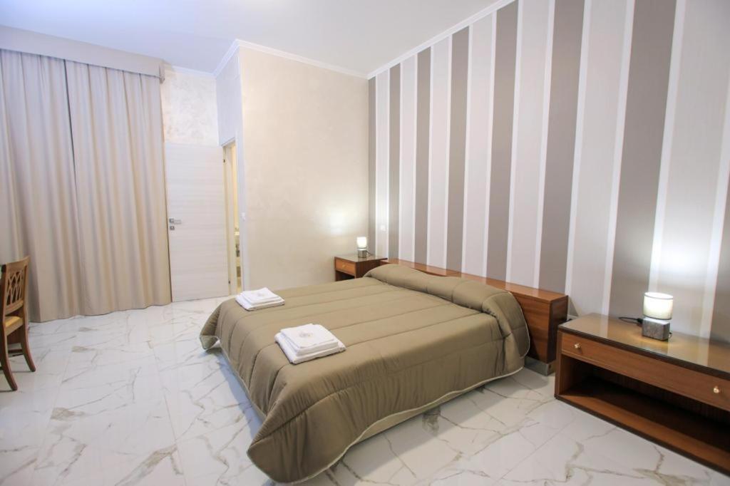 Hotel Holiday Foggia Exterior foto